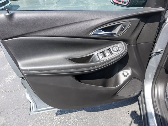 Used 2024 Buick Encore GX Preferred w/ Comfort Package FWD image 21