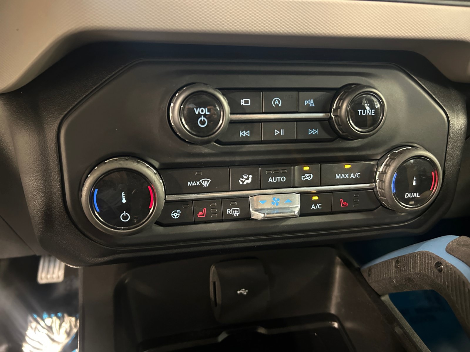 Certified 2022 Ford Bronco Wildtrak AWD/4WD image 17