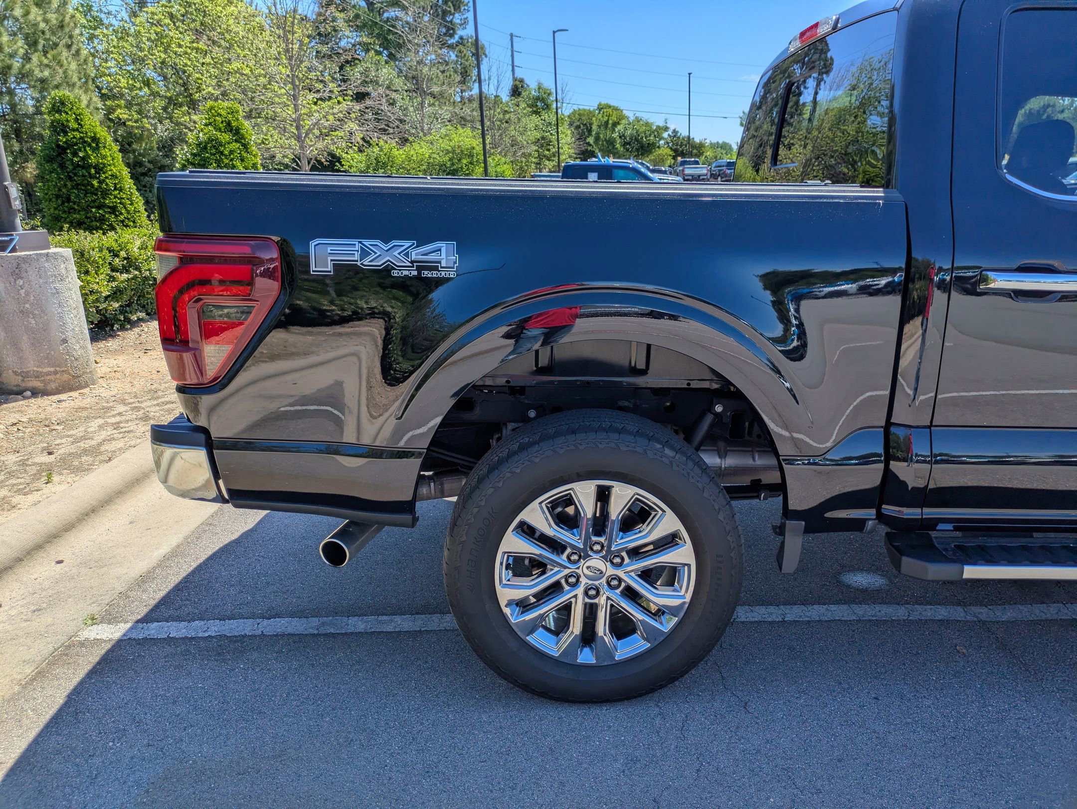 Certified 2024 Ford F150 Lariat w/ FX4 Off-Road Package AWD/4WD image 38