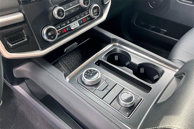 Certified 2024 Ford Expedition XLT image 11