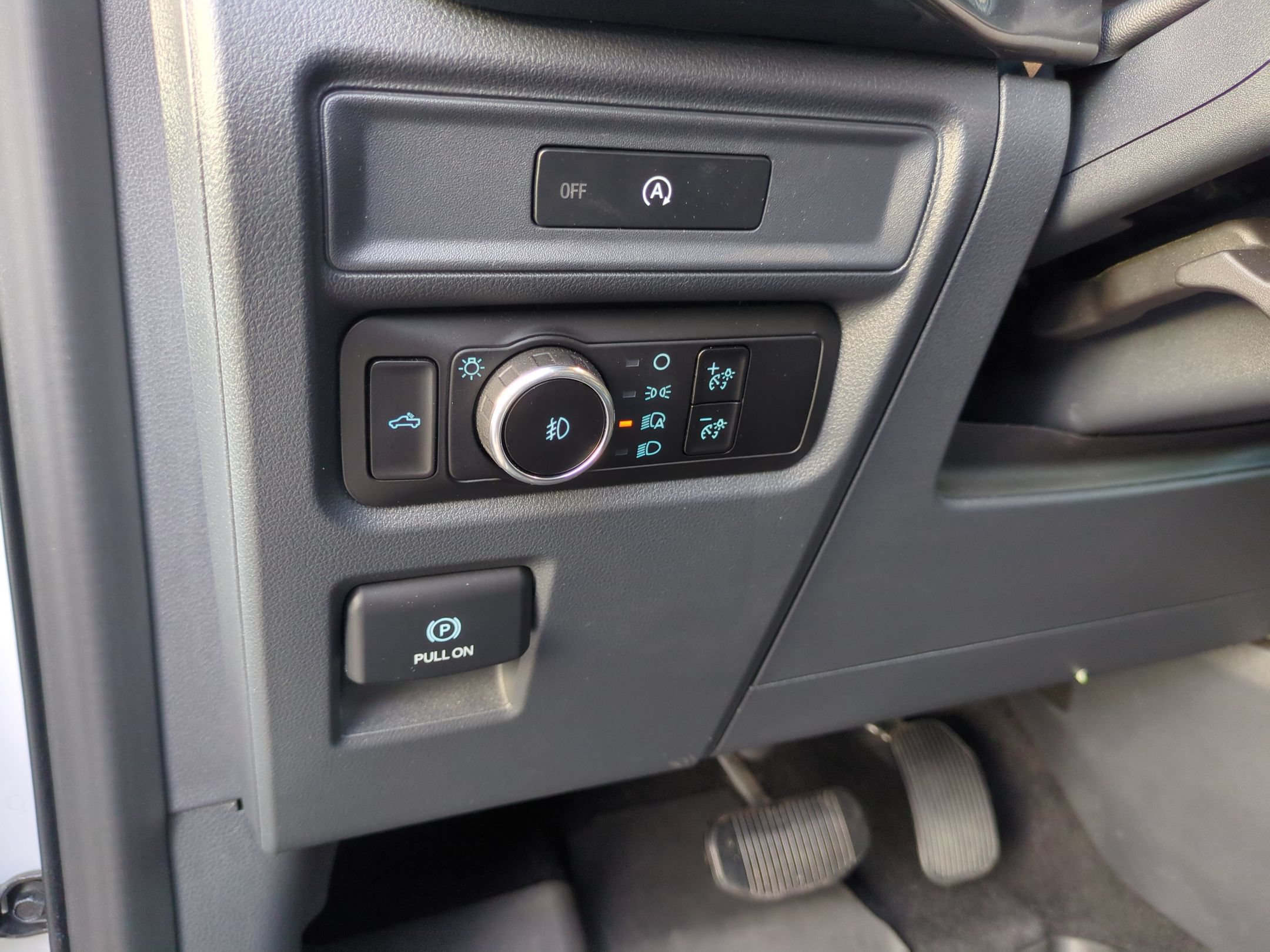 Certified 2025 Ford F150 STX w/ STX Black Appearance Package AWD/4WD image 18