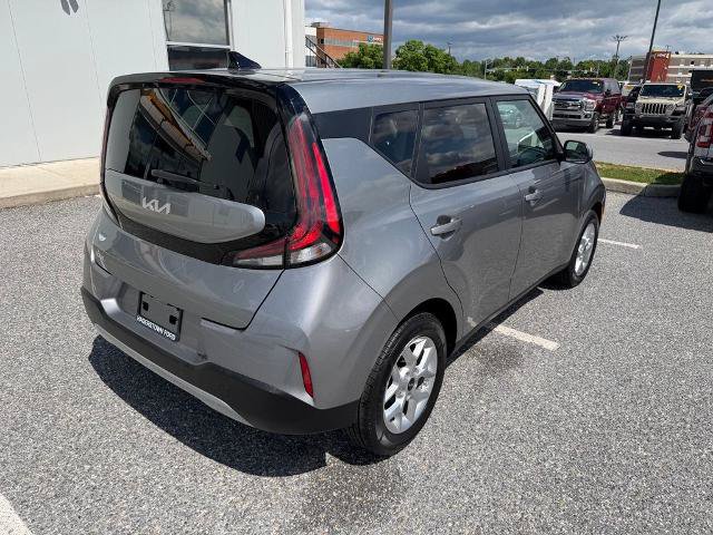 Used 2025 Kia Soul LX w/ LX Technology Package FWD image 6