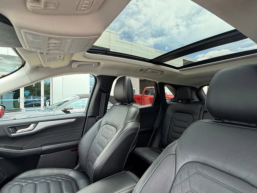 Certified 2023 Ford Escape Platinum w/ Premium Technology Package AWD/4WD image 27