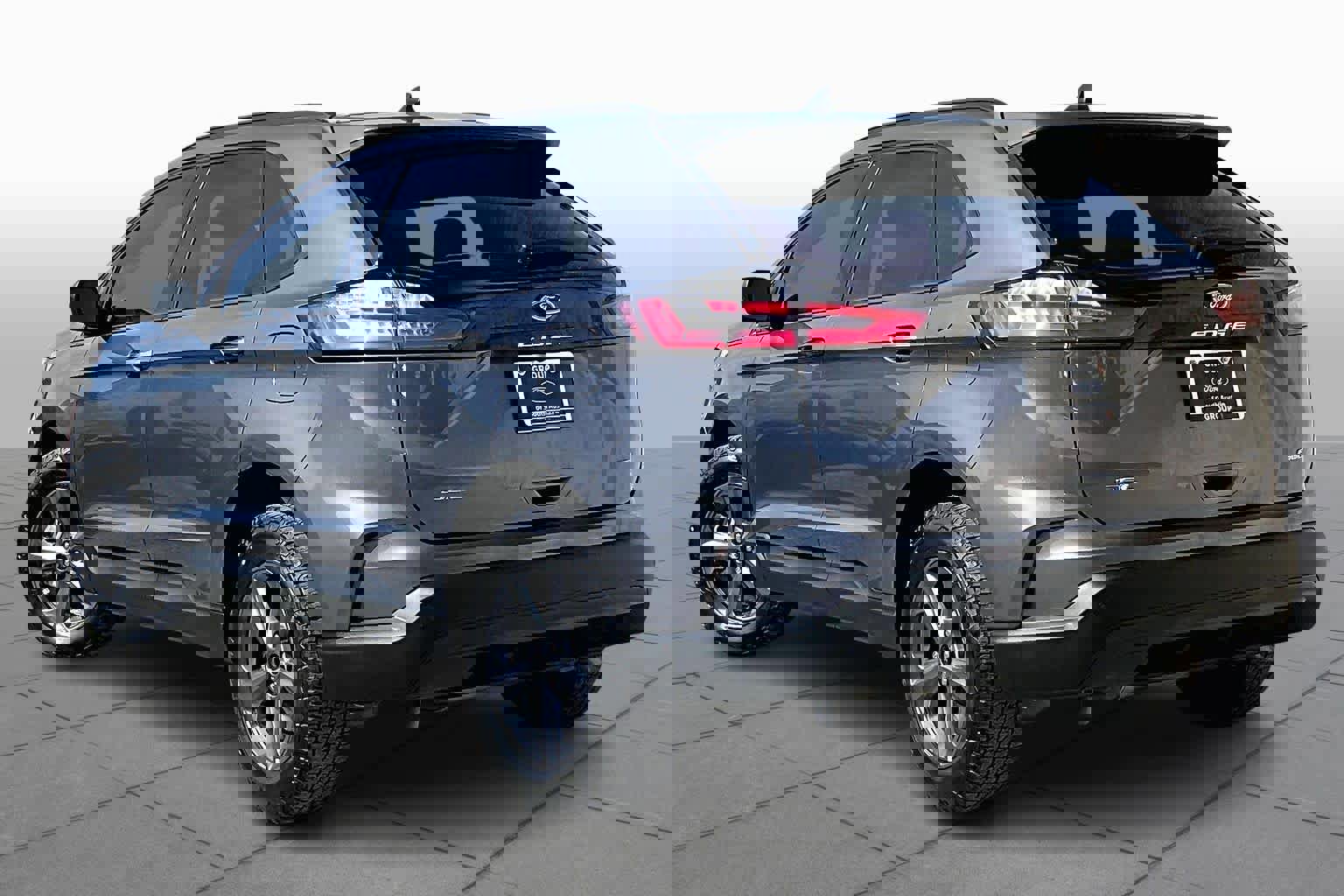 Certified 2023 Ford Edge SEL w/ Sport Appearance Package image 4