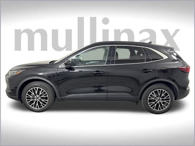 Certified 2025 Ford Escape SE w/ PHEV Premium Package image 13