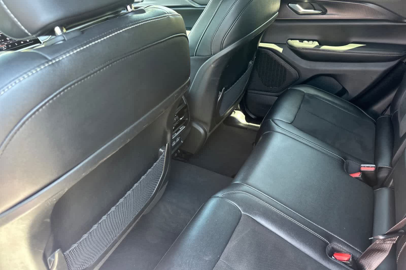 Used 2023 Jeep Grand Cherokee Altitude image 10