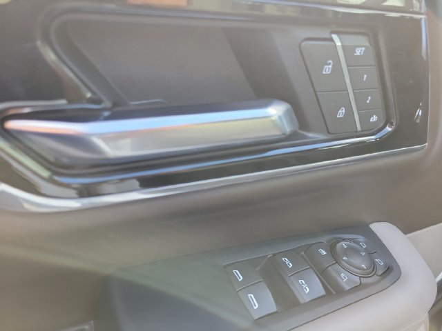 Used 2025 GMC Yukon XL Elevation RWD image 27