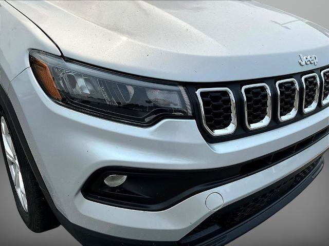 Used 2024 Jeep Compass Latitude AWD/4WD image 32