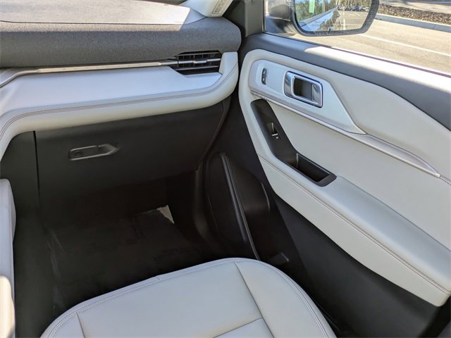 Certified 2025 Ford Explorer Active w/ Active Comfort Package image 17