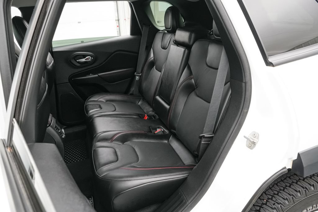 Used 2022 Jeep Cherokee Trailhawk w/ Premium Leather Package AWD/4WD image 22