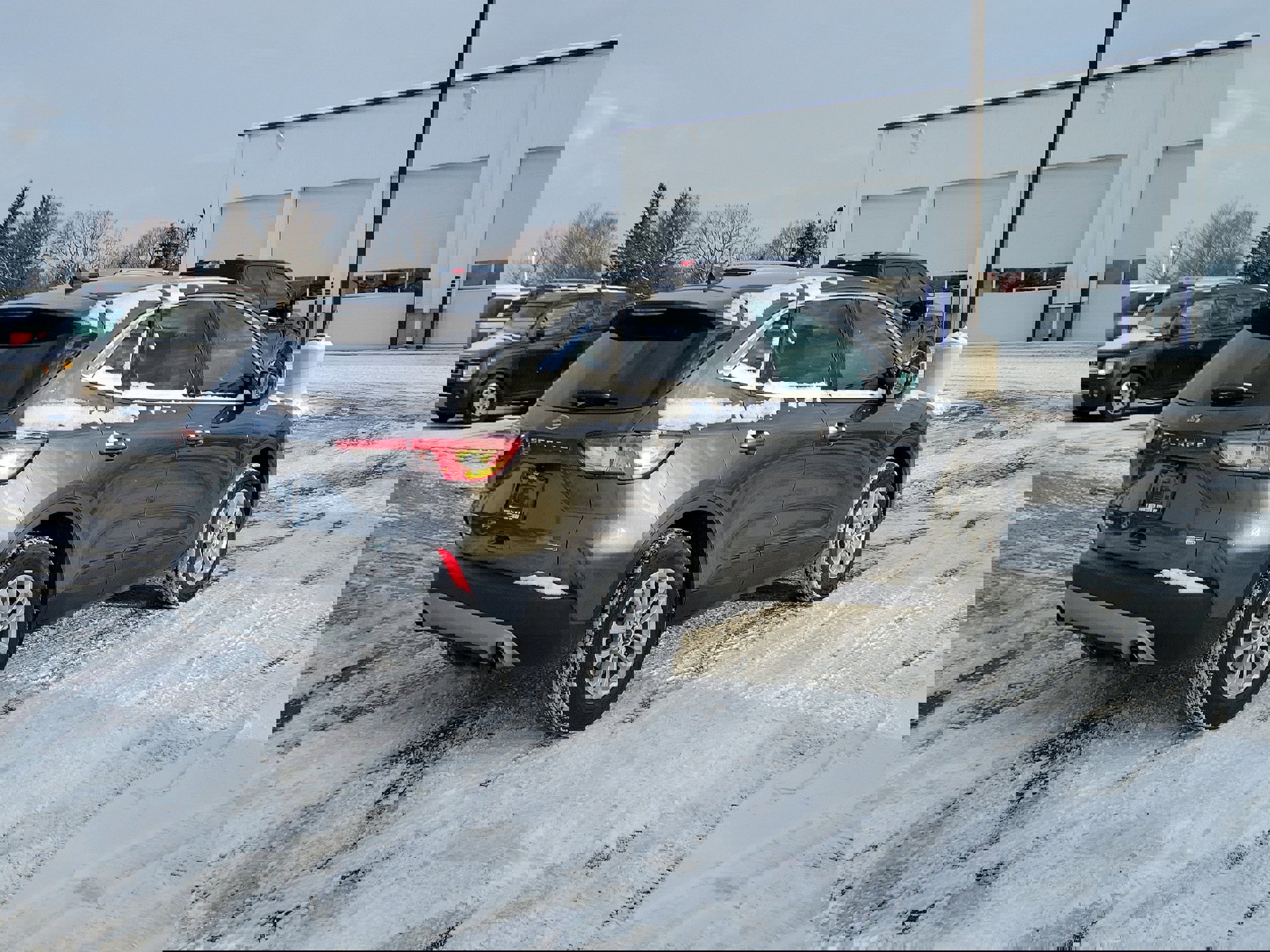 Certified 2020 Ford Escape SE image 4