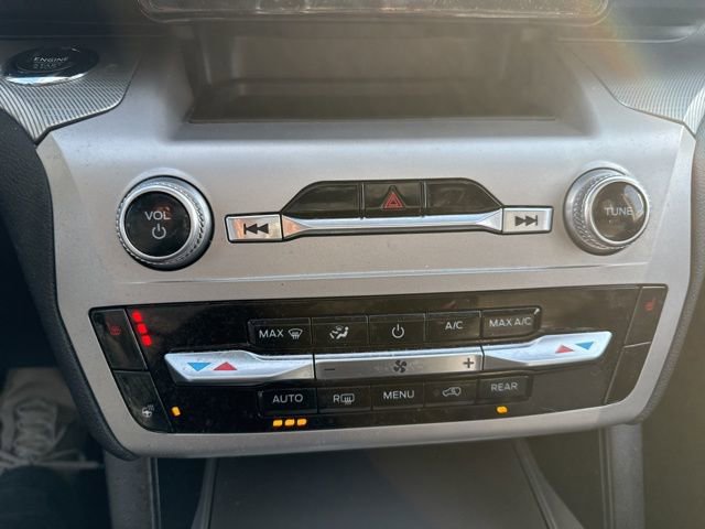 Certified 2022 Ford Explorer XLT w/ Equipment Group 202A image 27