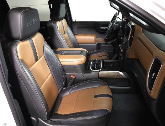 Used 2021 Chevrolet Silverado 1500 High Country w/ Technology Package image 9