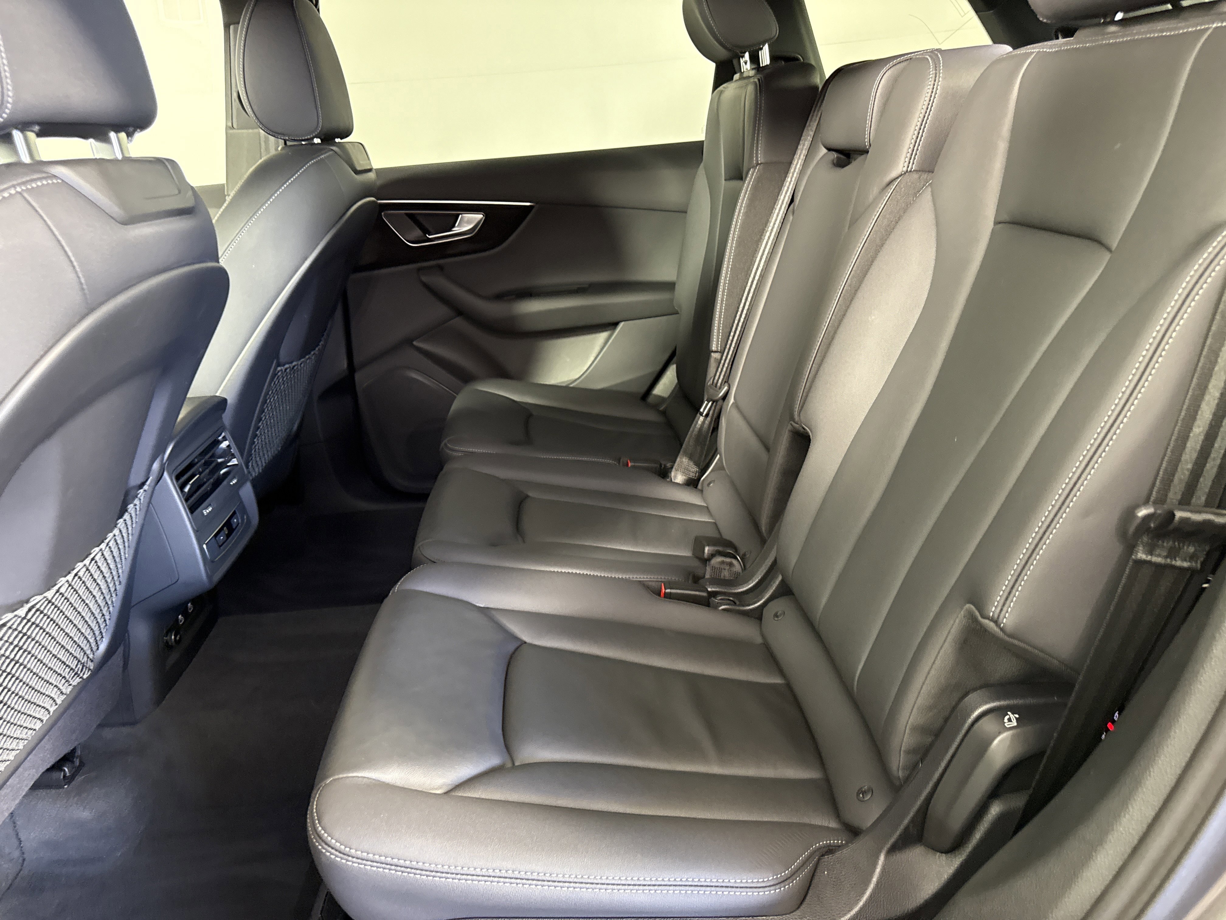 Used 2025 Audi Q7 2.0T Premium w/ Convenience Package image 13