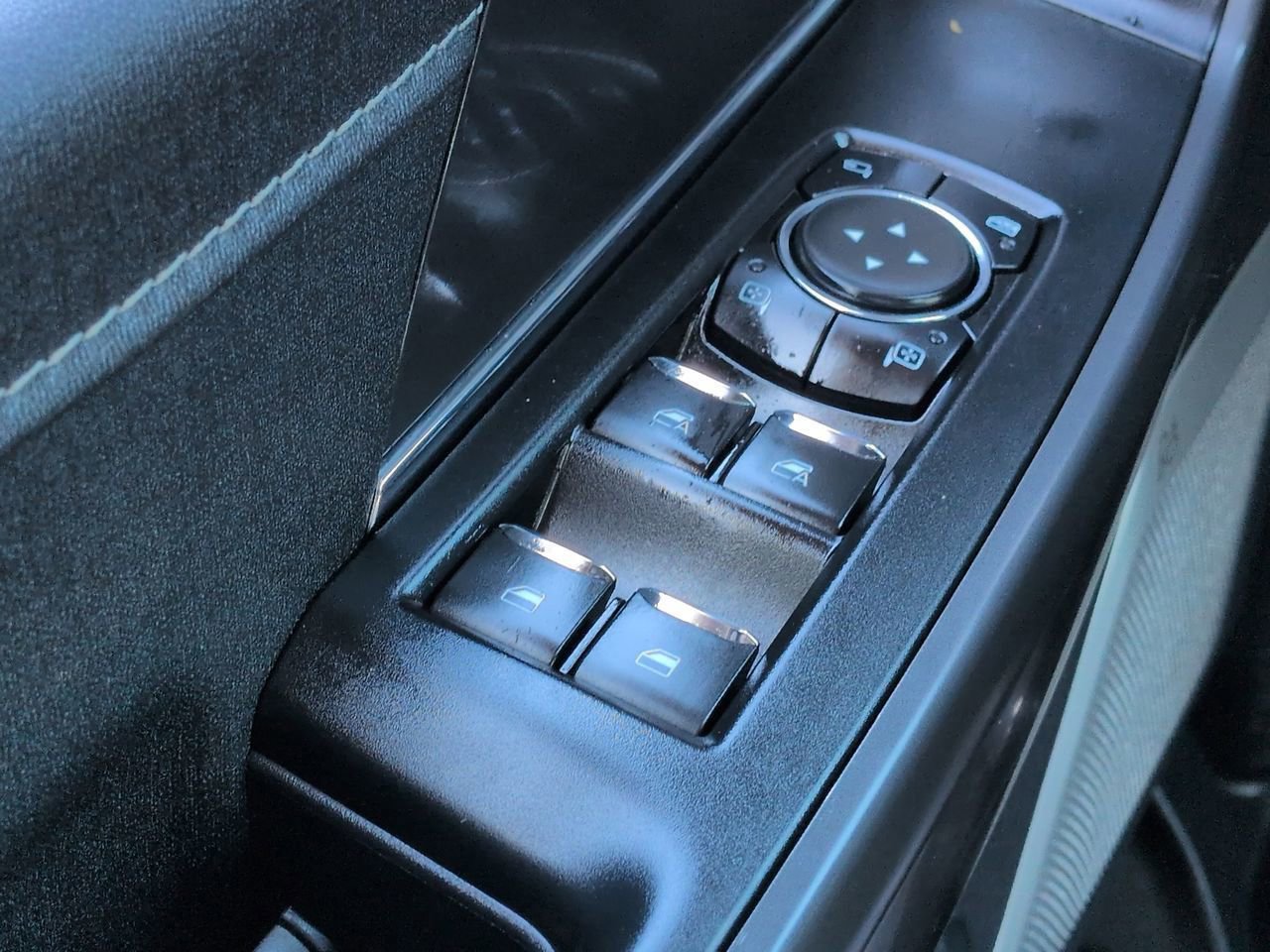 Certified 2025 Ford F150 Lariat w/ Equipment Group 502A High image 23