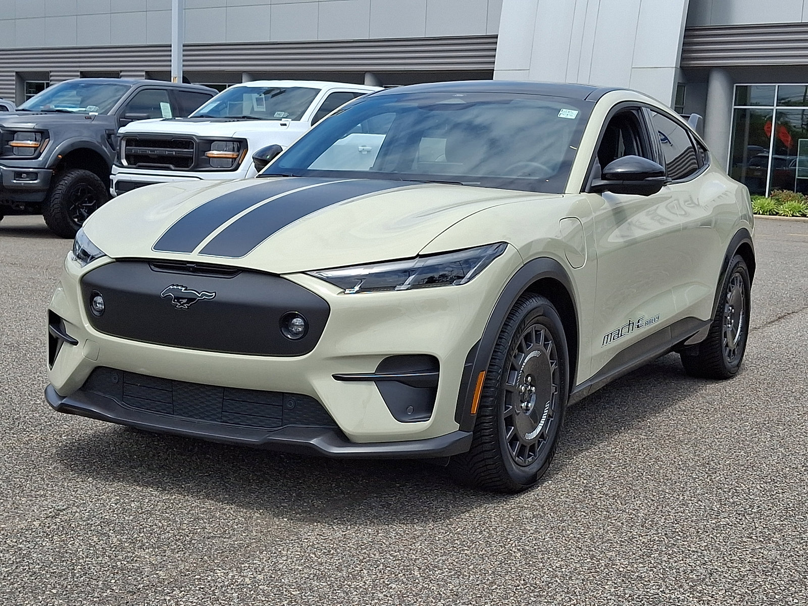 Certified 2025 Ford Mustang Mach-E GT AWD/4WD image 4
