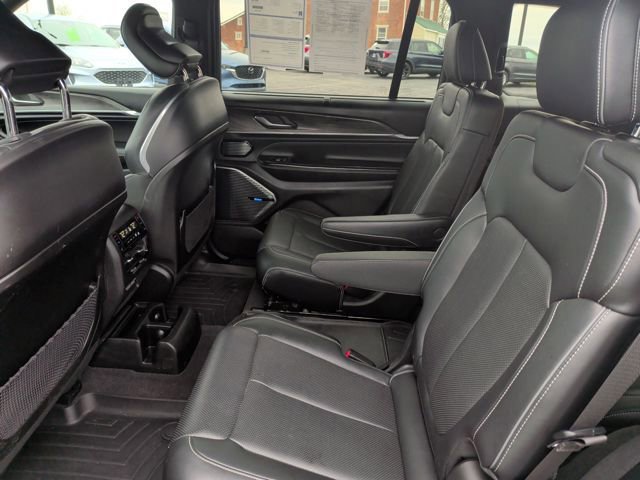 Used 2021 Jeep Grand Cherokee L Overland w/ Luxury Tech Group IV image 11