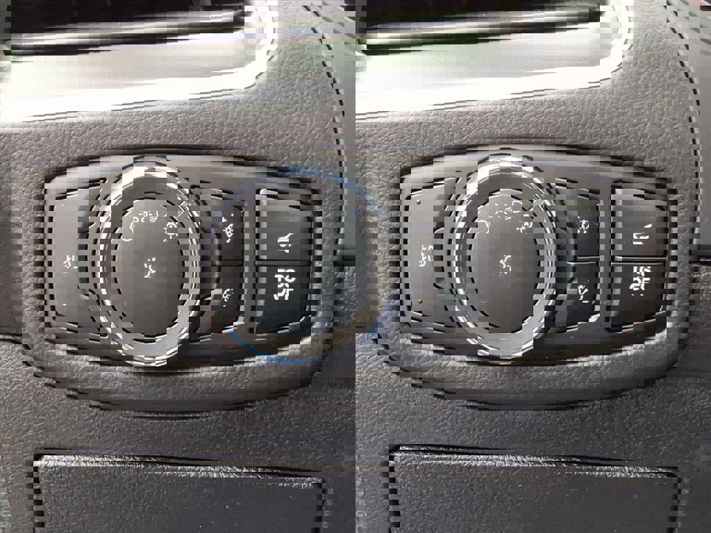 Certified 2024 Ford Edge ST-Line image 16