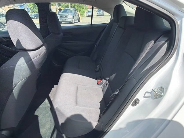 Used 2025 Toyota Corolla LE FWD image 11