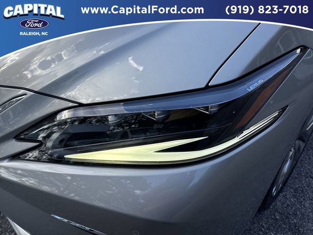 Used 2022 Lexus ES 350 Ultra Luxury w/ Accessory Package 2 FWD image 11