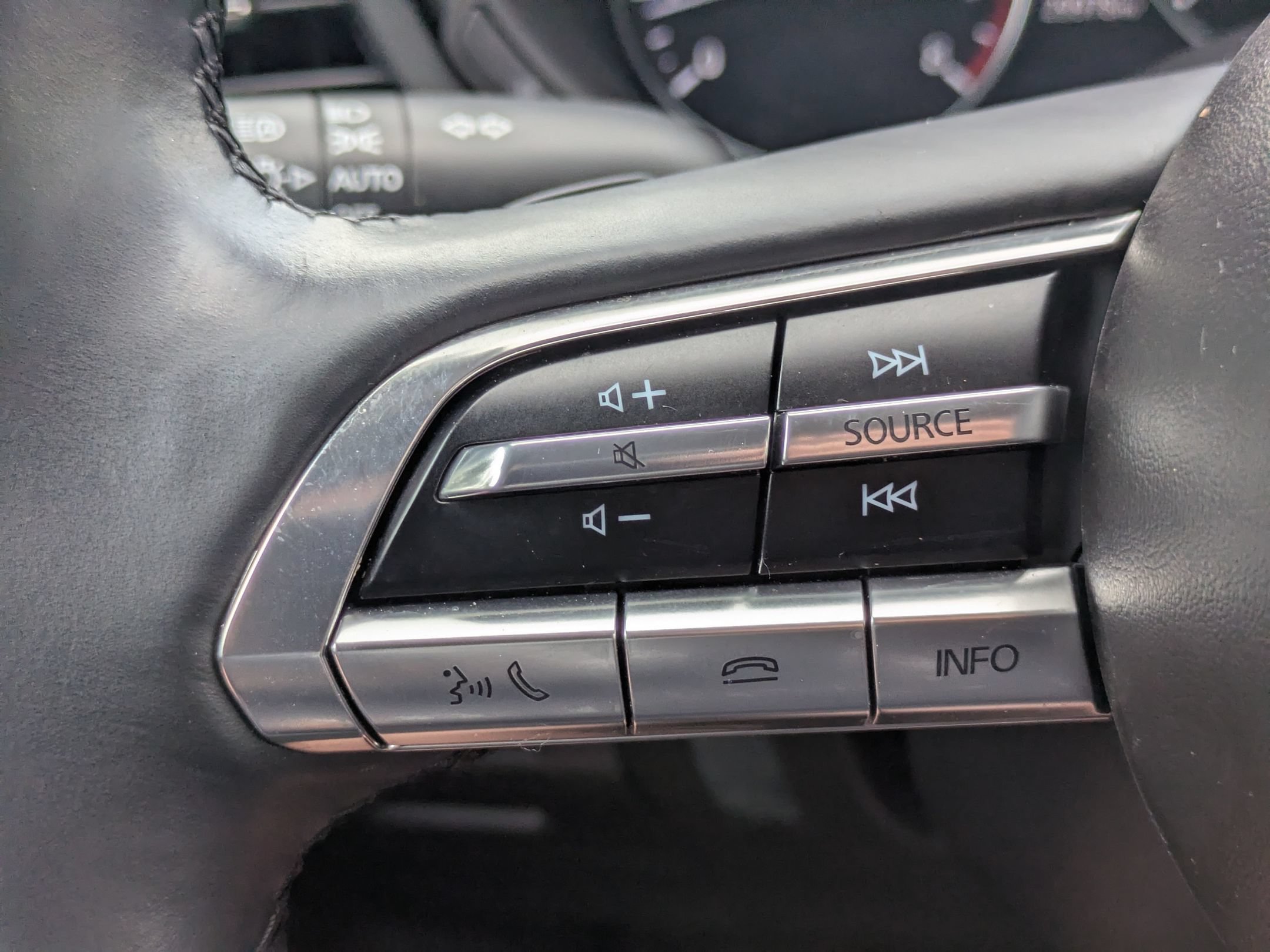Used 2022 MAZDA CX-30 AWD 2.5 S w/ Premium Package image 16