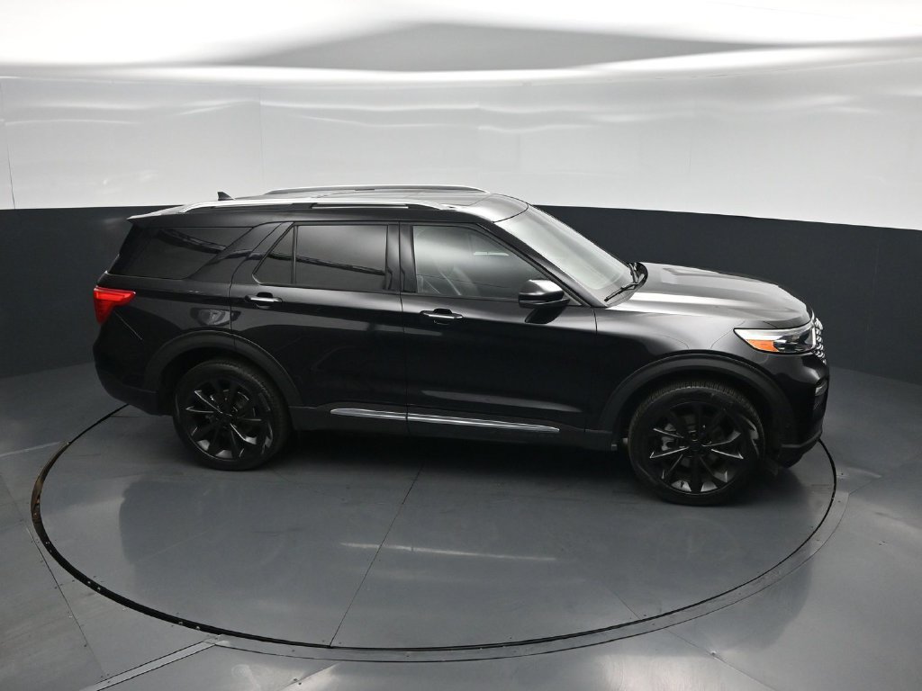 Certified 2022 Ford Explorer Platinum w/ Equipment Group 601A AWD/4WD image 54