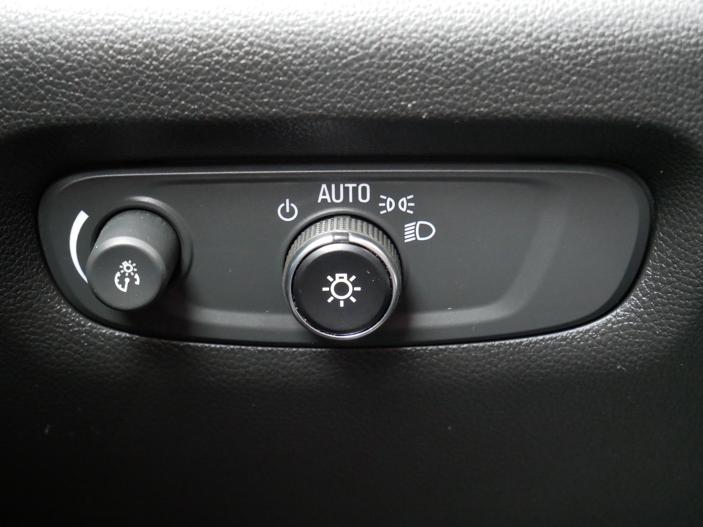Used 2023 Chevrolet Traverse LT w/ LPO, Floor Liner Package AWD/4WD image 26
