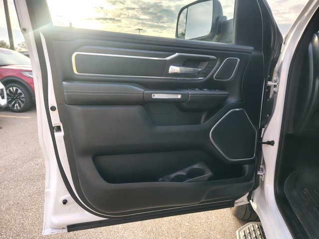 Used 2023 RAM 1500 Laramie AWD/4WD image 10
