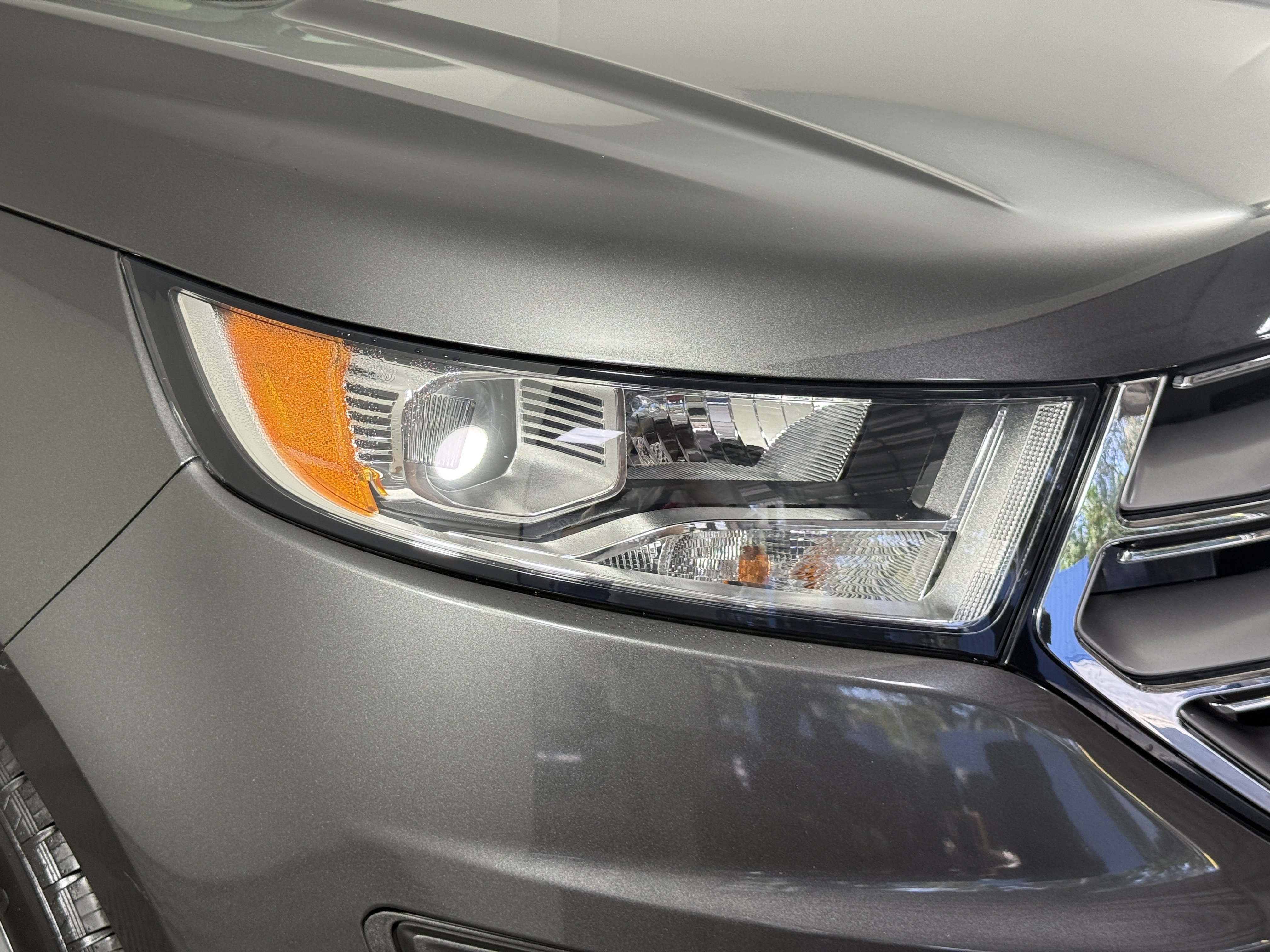 Certified 2018 Ford Edge SE image 7