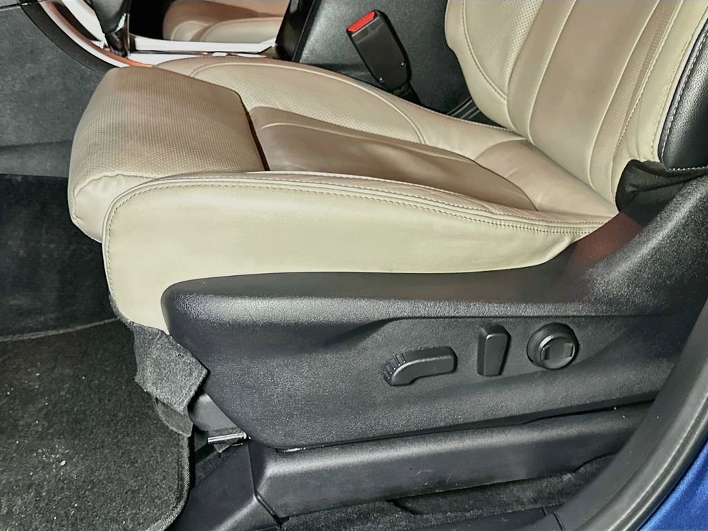 Used 2022 Subaru Ascent Limited w/ Technology Package AWD/4WD image 16