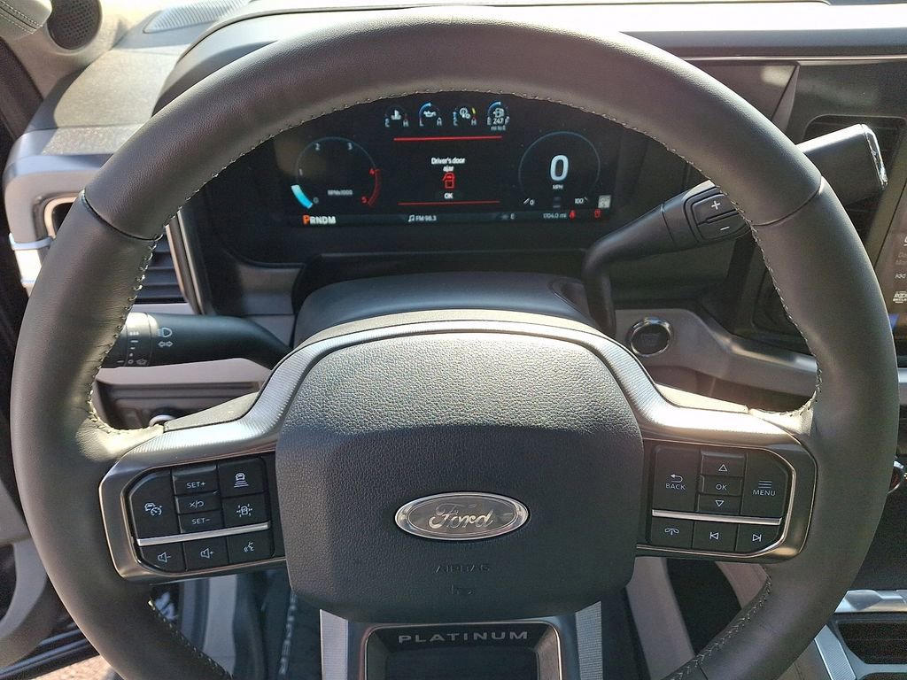 Certified 2025 Ford F250 Platinum w/ Platinum Plus Package AWD/4WD image 21