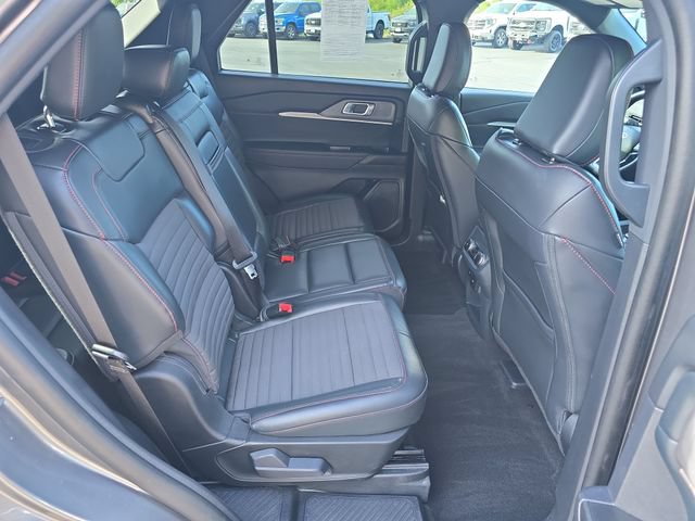Certified 2025 Ford Explorer ST-Line w/ ST-Line Street Pack AWD/4WD image 15