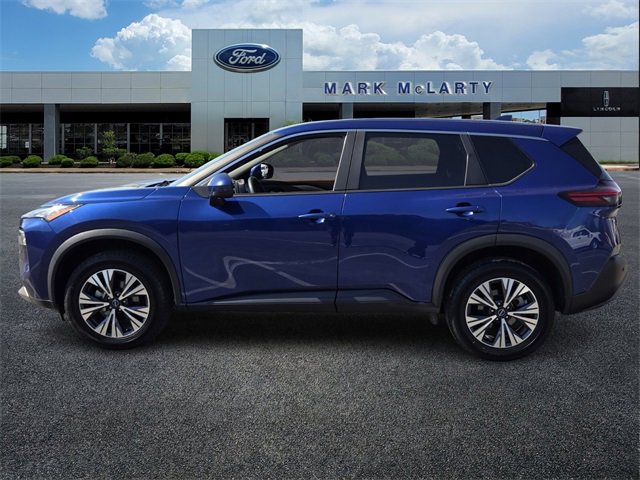 Used 2023 Nissan Rogue SV image 2