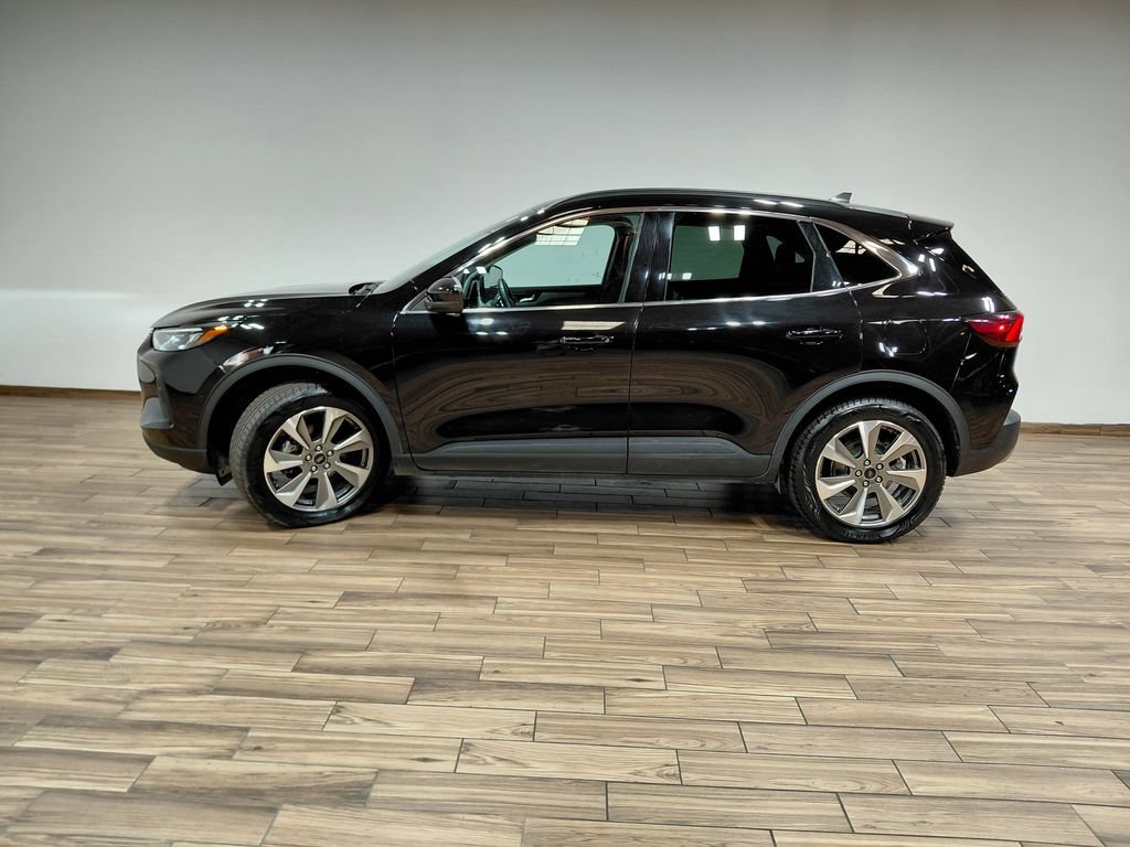 Certified 2025 Ford Escape Platinum AWD/4WD image 21