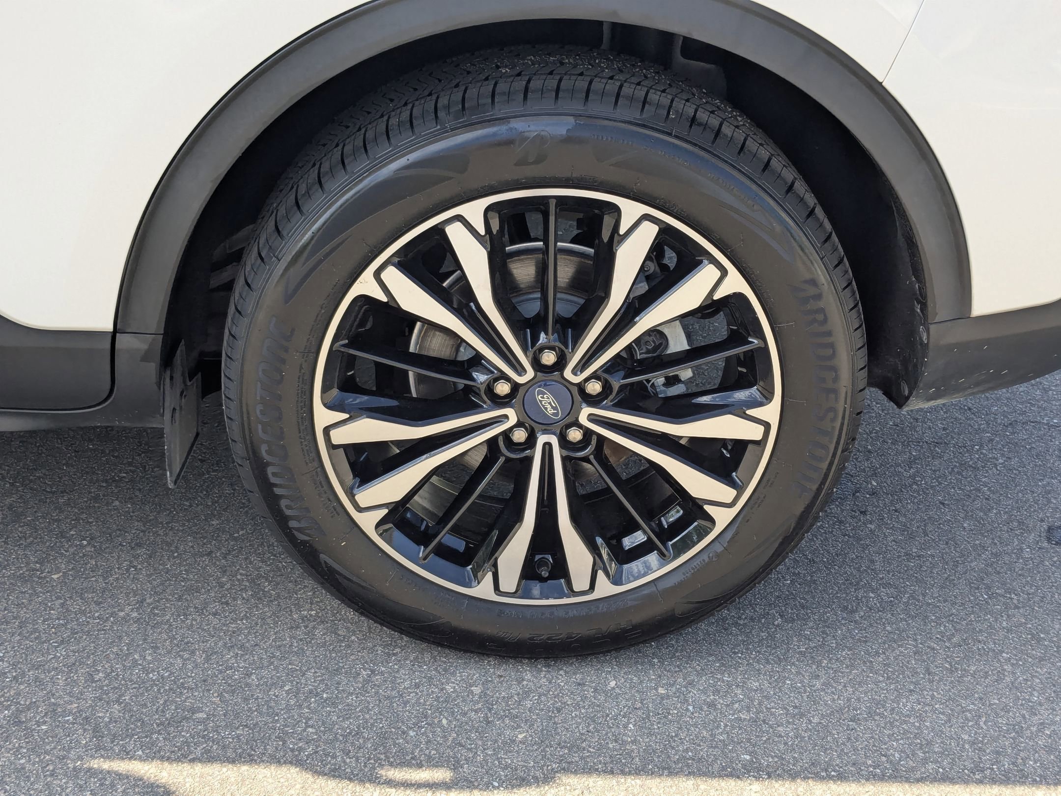 Certified 2022 Ford Escape SE w/ SE Sport Appearance Package image 10