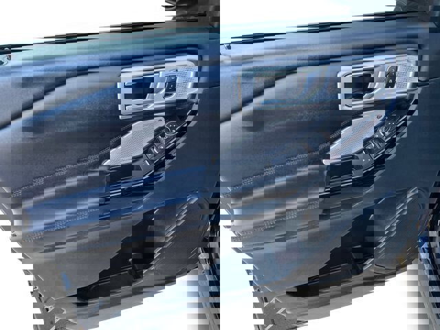 Certified 2023 Ford Explorer Platinum w/ Premium Technology Package image 17