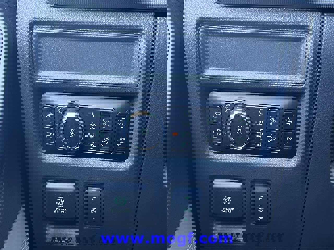 Certified 2025 Ford F150 Lariat w/ Equipment Group 501A Mid image 25