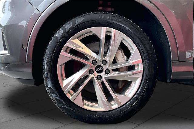 Used 2022 Audi Q7 3.0T Premium Plus w/ Premium Plus Package AWD/4WD image 11