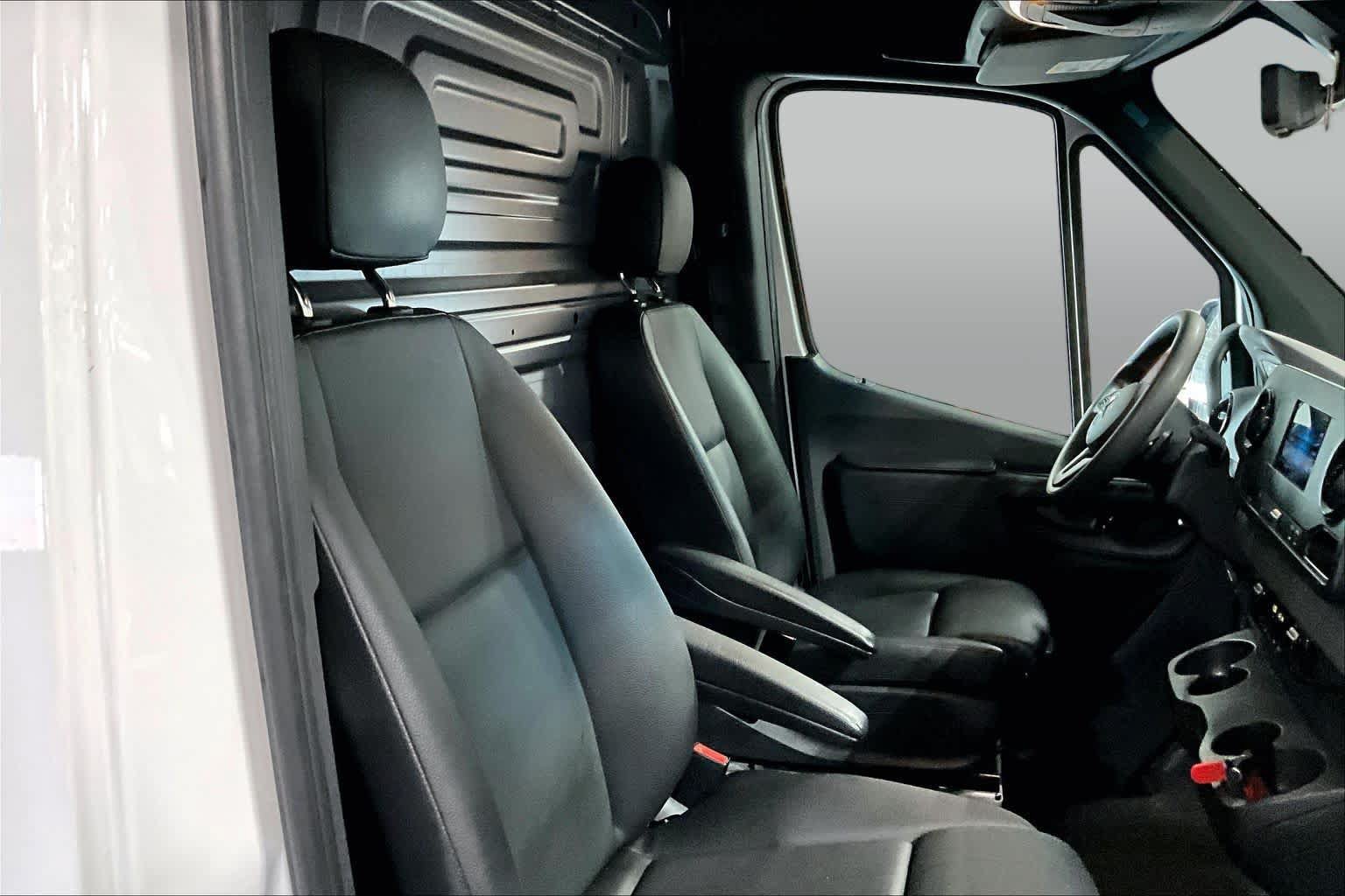 Used 2023 Mercedes-Benz Sprinter 2500 image 8