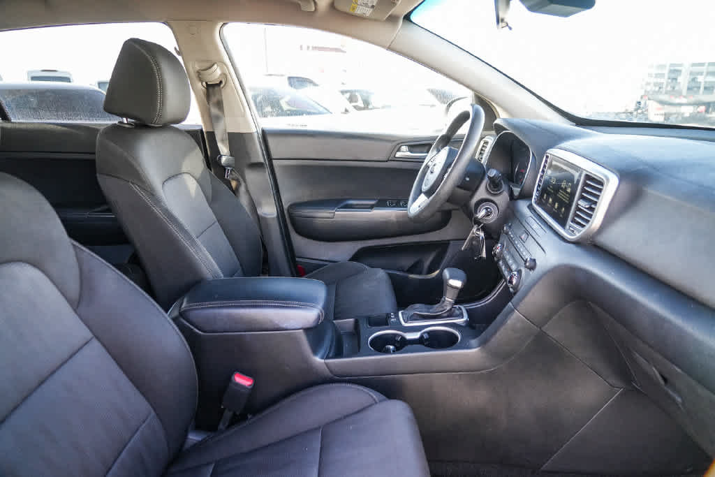Used 2022 Kia Sportage LX AWD/4WD image 16