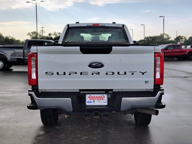 Certified 2023 Ford F250 XL w/ Snow Plow/Camper Package AWD/4WD image 4