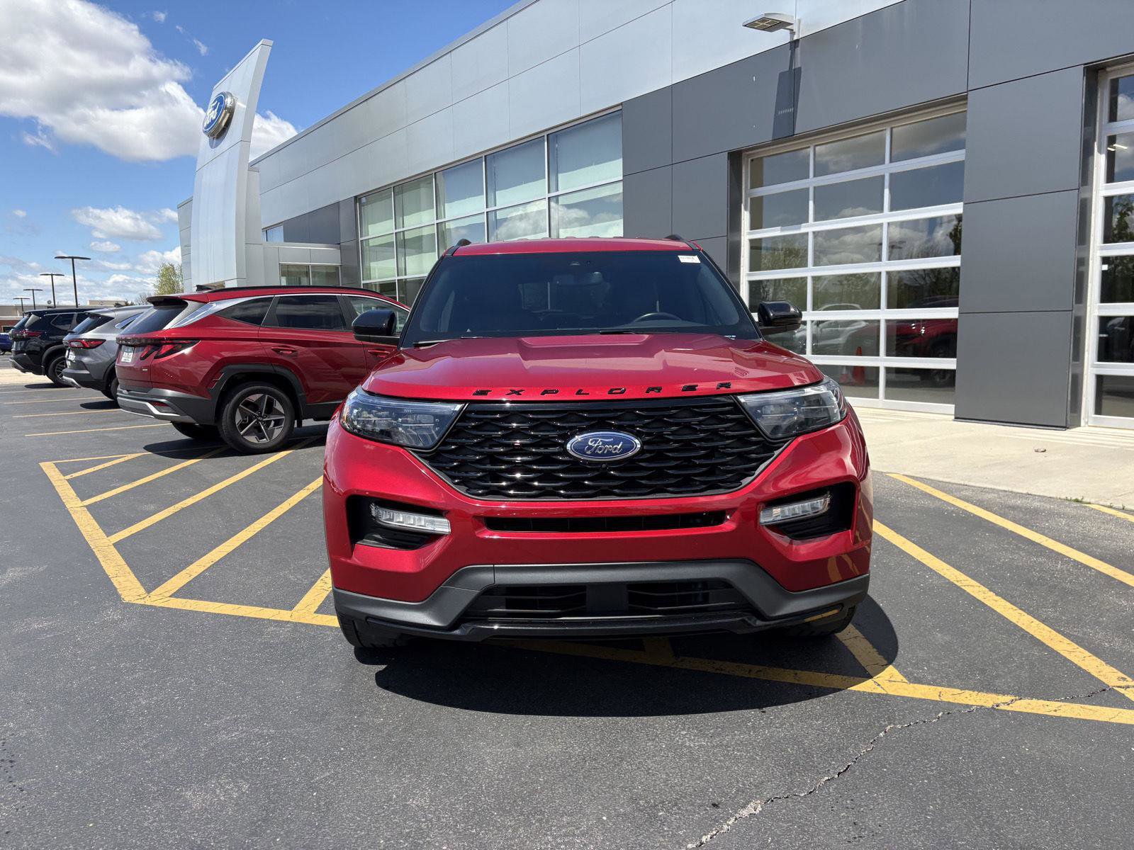 Certified 2023 Ford Explorer ST-Line w/ Class IV Trailer Tow Package AWD/4WD video 2