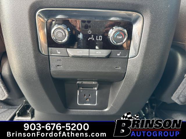 Used 2026 Chevrolet Tahoe High Country AWD/4WD image 18