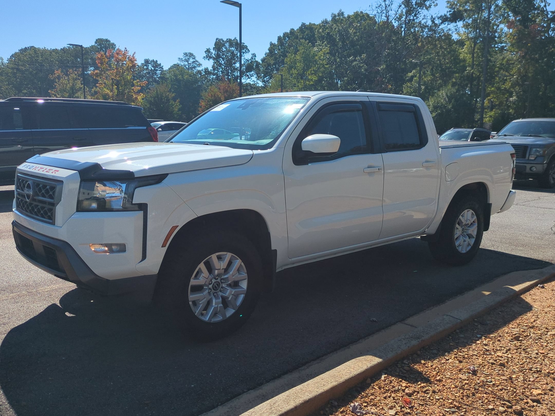 Used 2022 Nissan Frontier SV AWD/4WD image 6