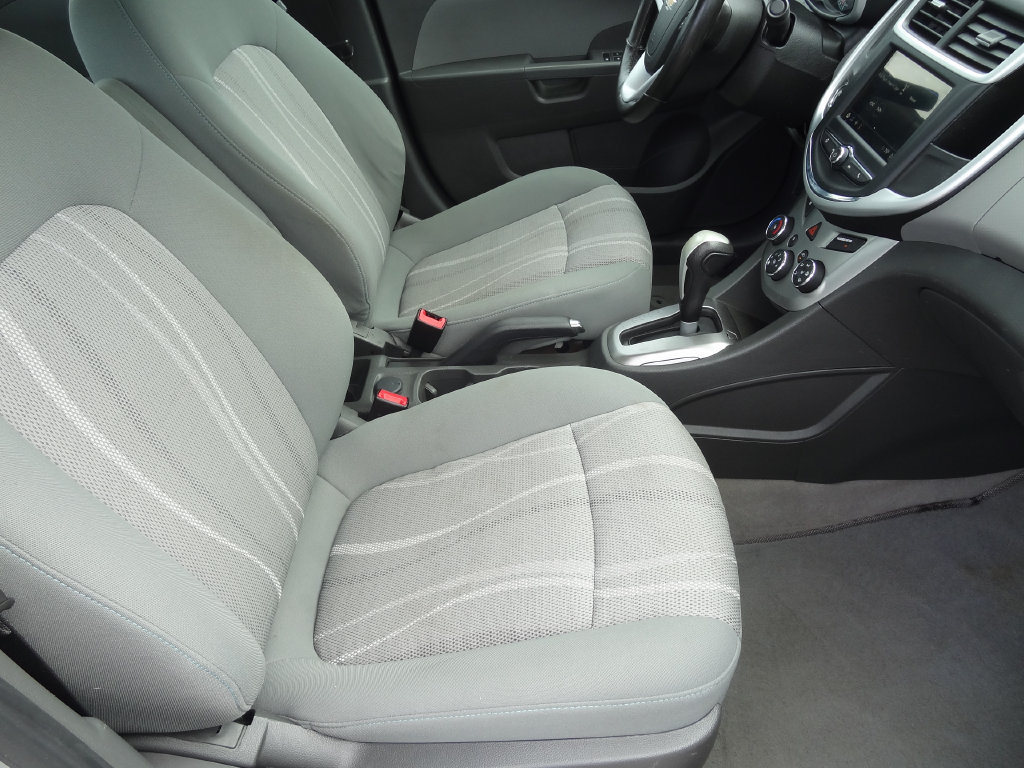 Used 2018 Chevrolet Sonic LT w/ Convenience Package FWD image 12