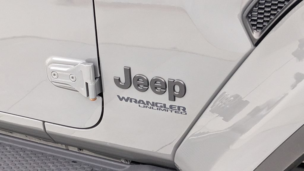 Used 2021 Jeep Wrangler Unlimited Sahara AWD/4WD image 40