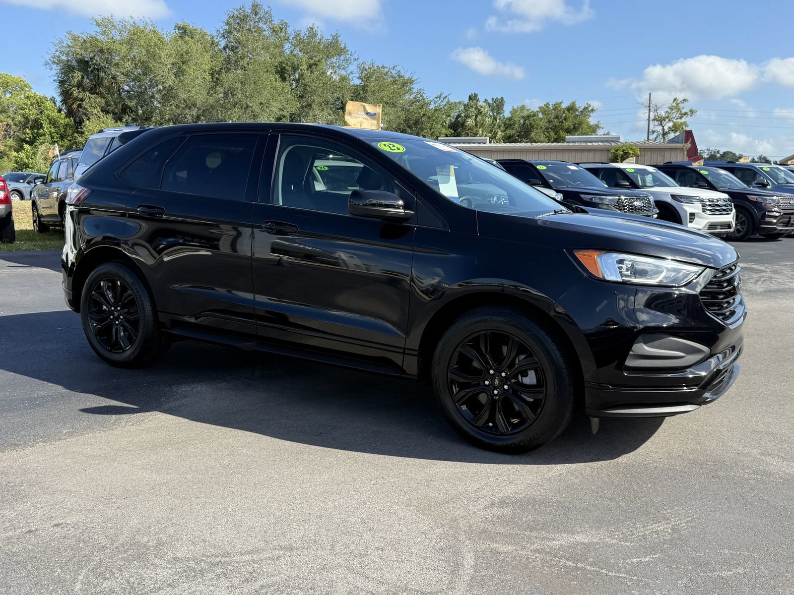 Certified 2023 Ford Edge SE w/ Black Appearance Package AWD/4WD image 2