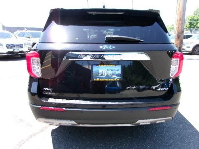 Certified 2023 Ford Explorer XLT w/ Equipment Group 202A AWD/4WD image 7
