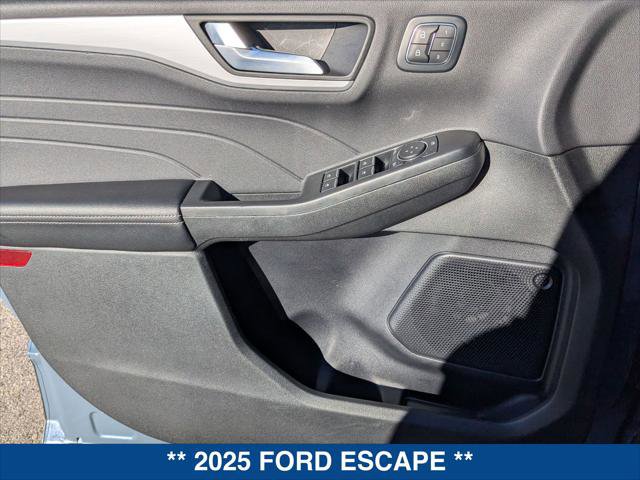Certified 2025 Ford Escape Platinum image 10