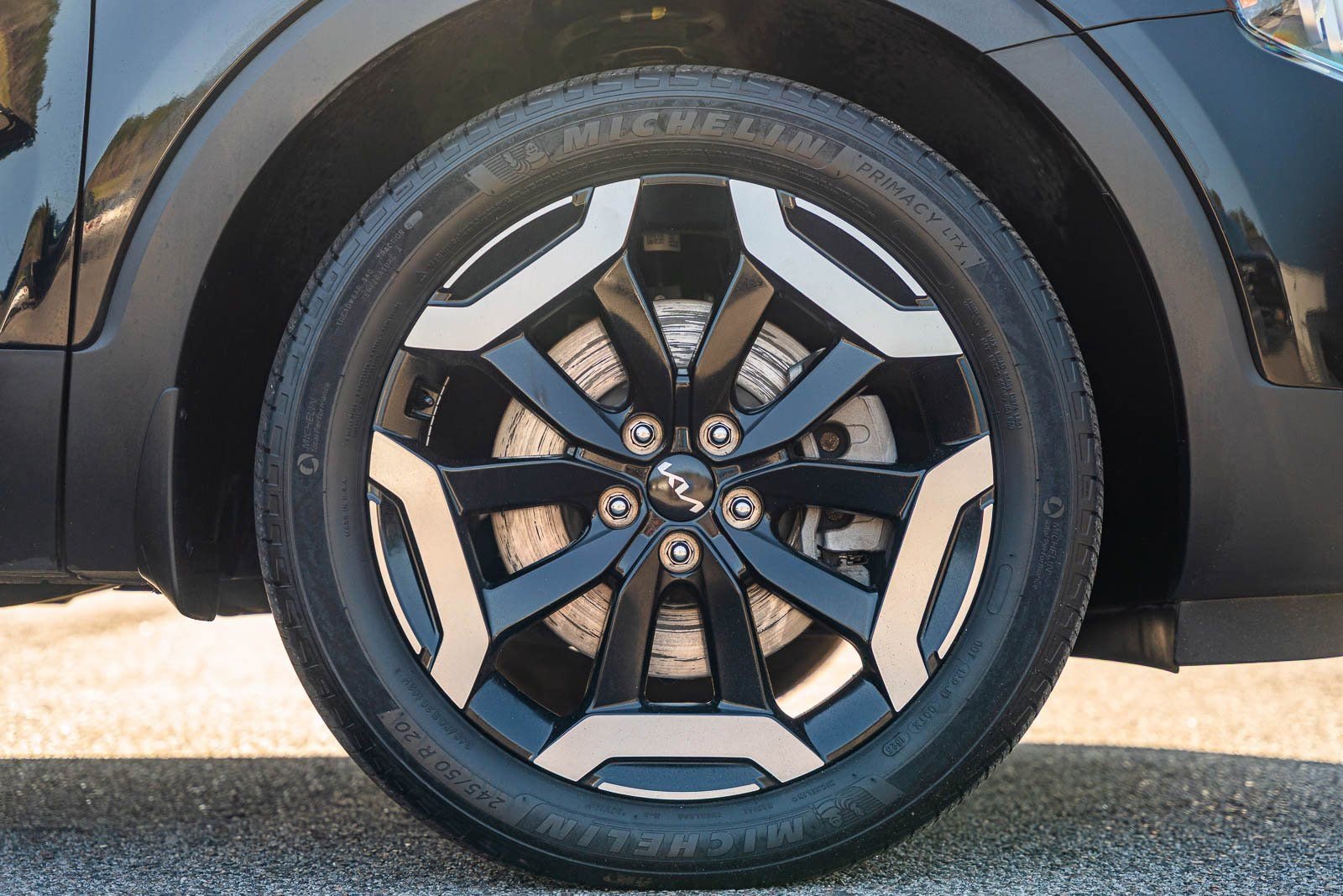 Used 2023 Kia Telluride EX w/ EX Captain's Chair Package image 9